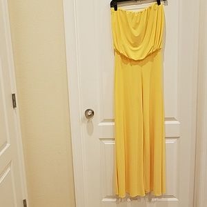 Strapless yellow pants jumper